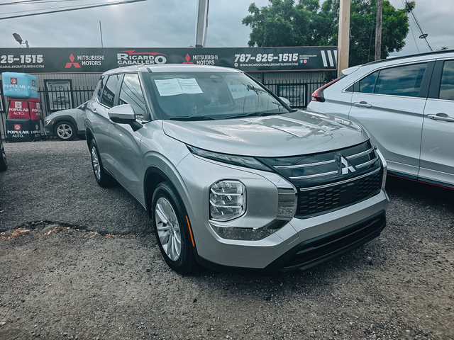 2026 Mitsubishi Outlander ES