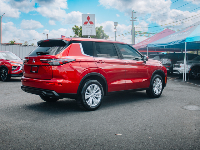 2026 Mitsubishi Outlander ES