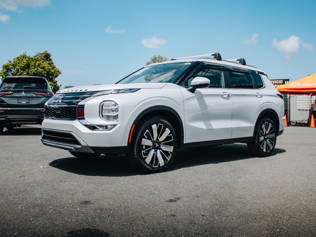 2026 Mitsubishi Outlander SE SUMMER ADVENTURE EDITION