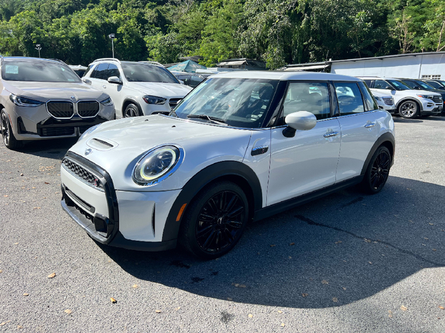 2024 MINI Hardtop 4 Door
