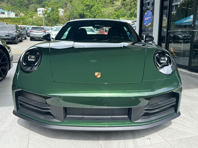 2026 Porsche 911 Carrera