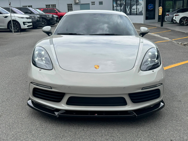 2022 Porsche 718 Cayman