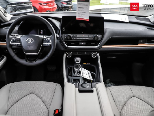 Toyota Grand Highlander Limited (Silver)