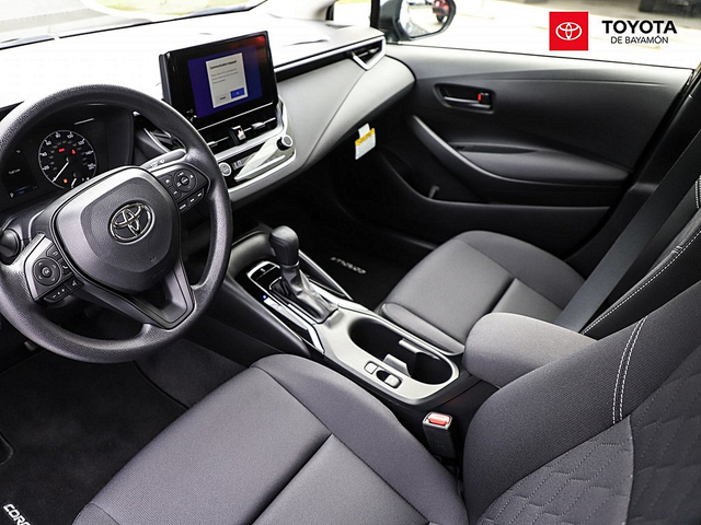 Toyota Corolla LE (Silver) Básico