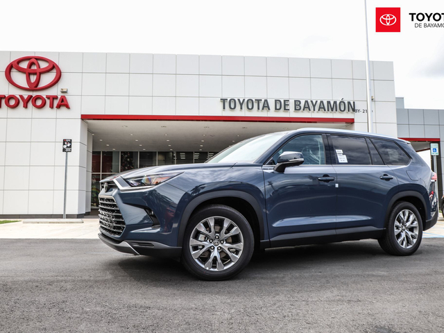 Toyota Grand Highlander Limited Massive Gray