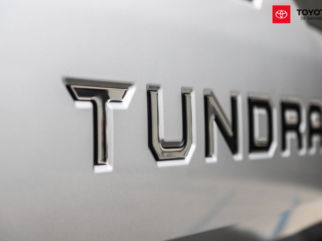 Toyota Tundra (Capstone) Silver