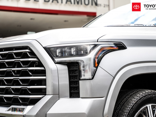 Toyota Tundra (Capstone) Silver