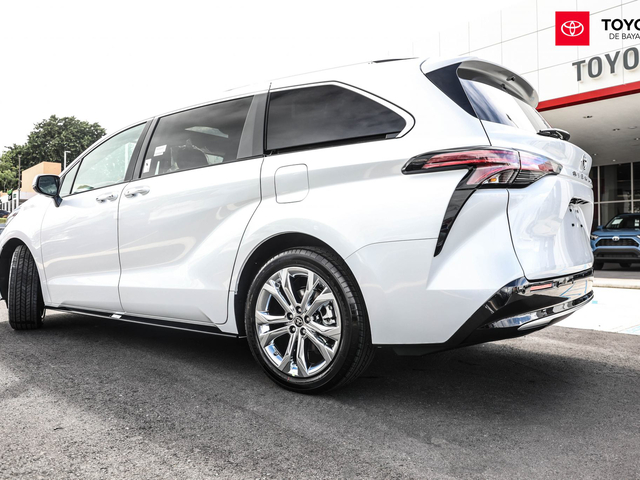 Toyota Sienna Platinum (White)