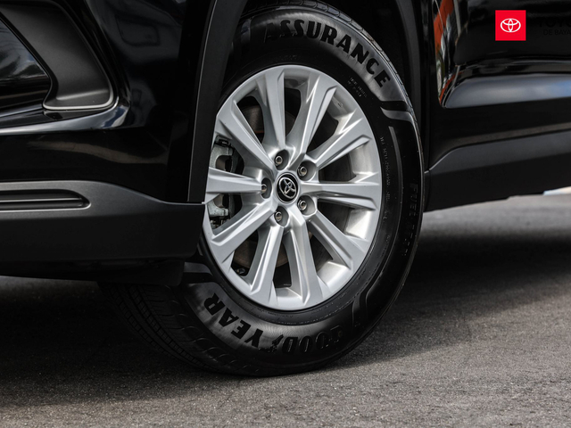 Toyota Grand Highlander XLE (Black)