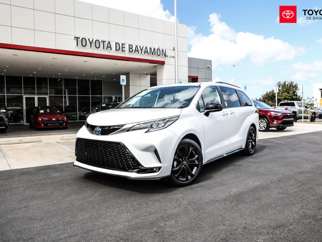 Toyota Sienna XSE (Blanco)