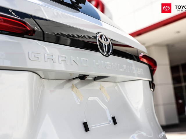 Toyota Grand Highlander Limited (White)
