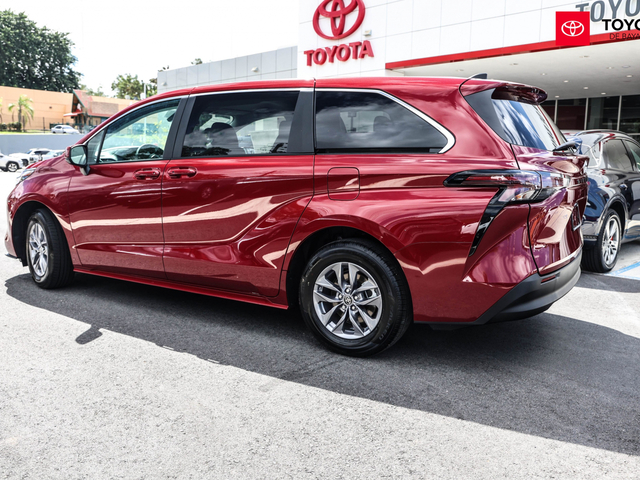 Toyota Sienna LE ( Red)