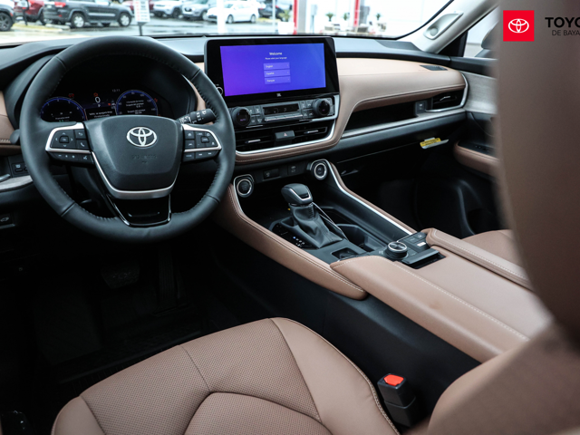 Toyota Grand Highlander Platinum (Black)