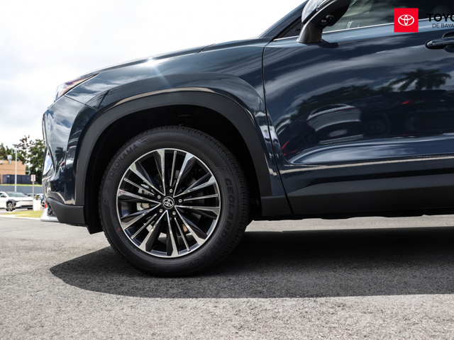 Toyota Grand Highlander Platinum Hybrid Max (Massive Gray)
