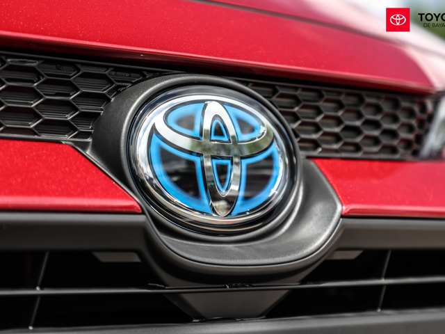 Toyota Corolla LE (Hybrid) Red