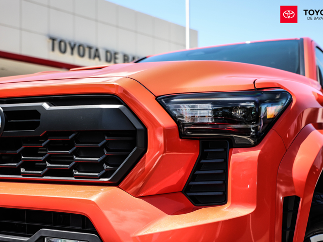 Toyota Tacoma TRD Sport (Orange)