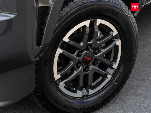 Toyota Tacoma TRD Sport (Dark Gray)