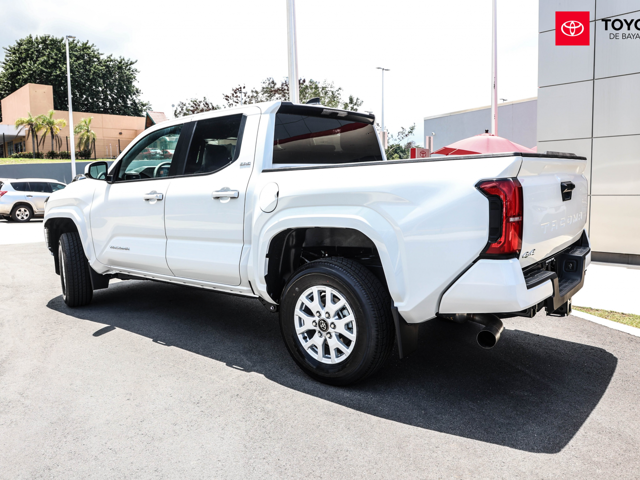 Toyota Tacoma SR5 (White)