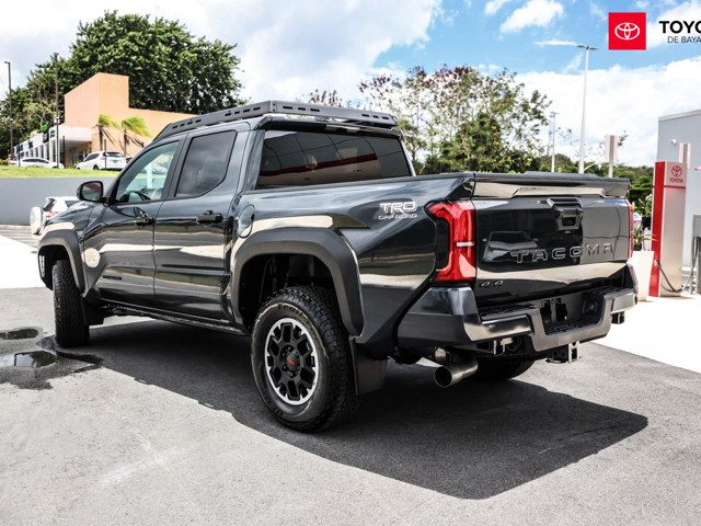 Toyota Tacoma TRD Off Road (DarkGray) Manual