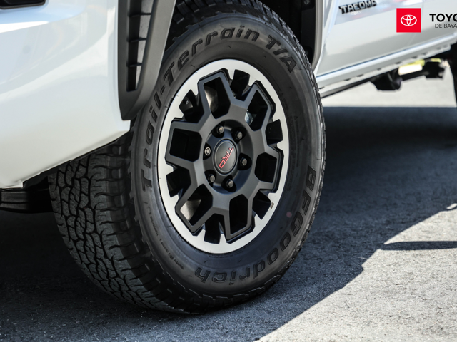 Toyota Tacoma TRD Off Road (Manual) White