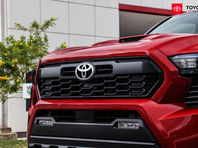 Toyota Tacoma TRD Sport (Emotional Red)
