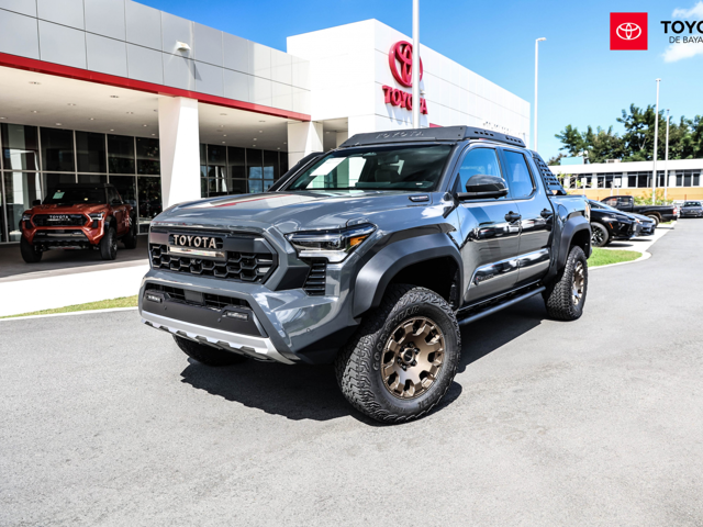 Toyota Tacoma TrailHunter (Dark Gray)