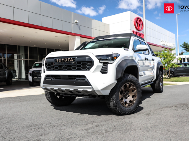 Toyota Tacoma TrailHunter (White)