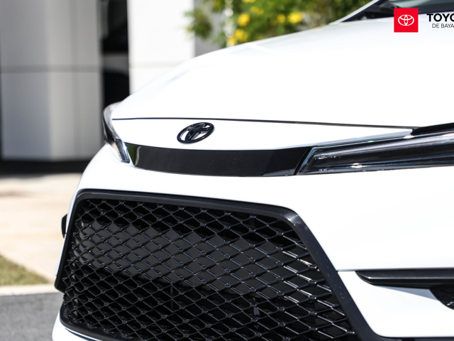 Toyota Corolla SE FX (White)