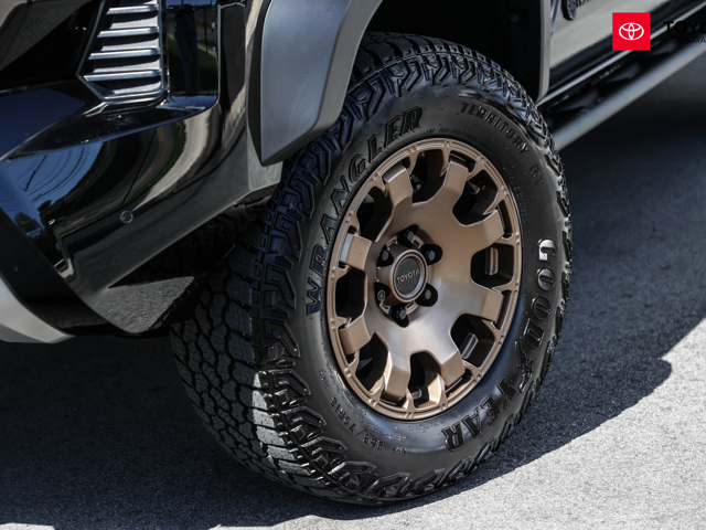 Toyota Tacoma Trailhunter (Black)