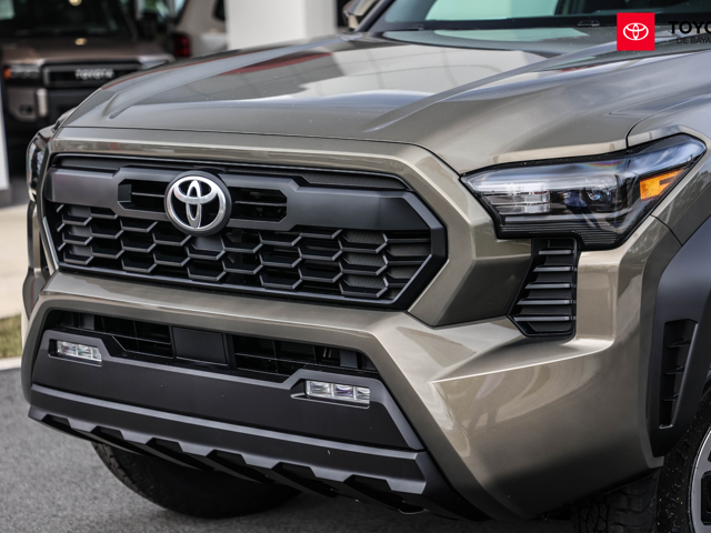 Toyota Tacoma TRD Off Road (Bronze Oxide)