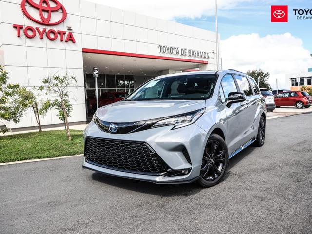 Toyota Sienna XSE (Cement Gray)