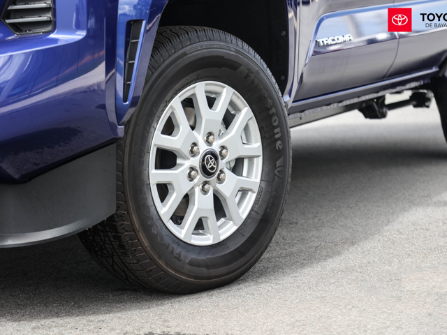Toyota Tacoma SR5 (Dark Blue)