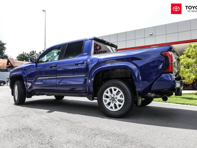 Toyota Tacoma SR5 (Dark Blue)