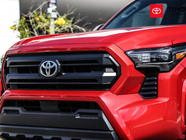 Toyota Tacoma SR (Emotional Red) Equipada