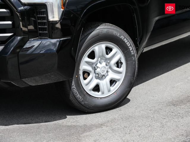 Toyota Tundra SR (Black)