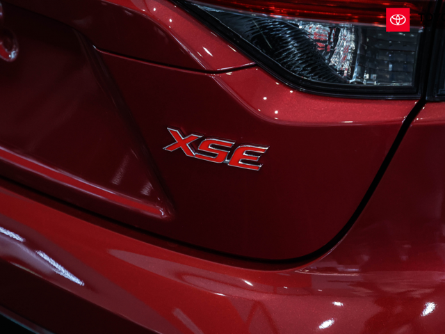 Toyota Corolla XSE (Emotional Red)