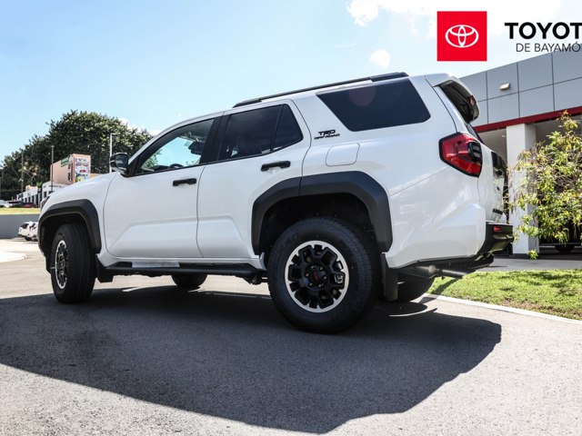 Toyota 4Runner TRD Off Road (White)