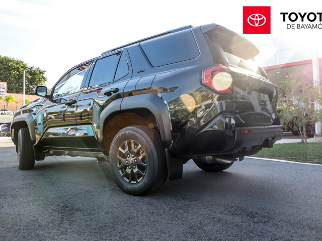 Toyota 4Runner SR5 (Black)