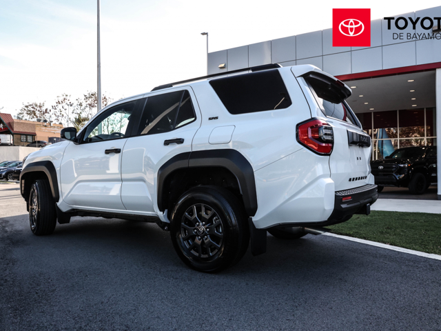 Toyota 4Runner SR5 (White)