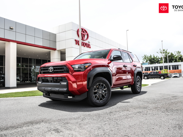 Toyota 4Runner SR5 (Emotional Red)
