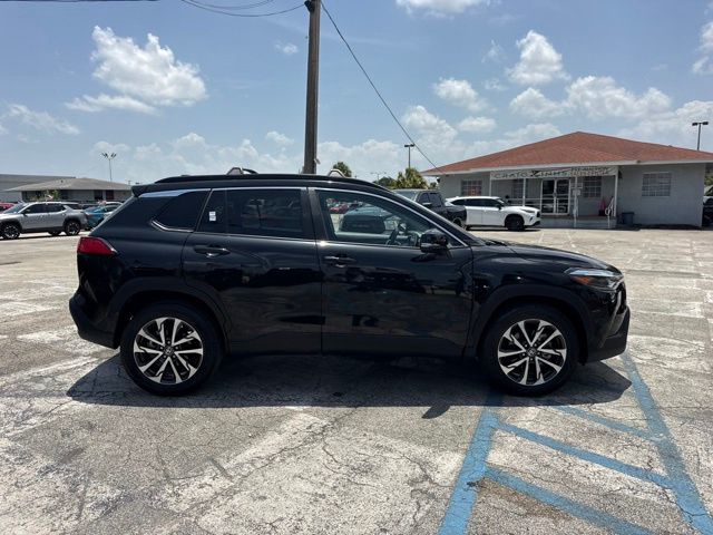 2025 Toyota Corolla Cross XLE