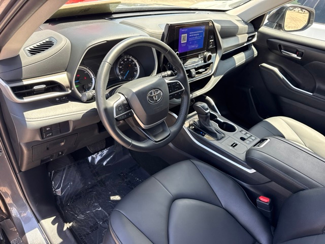 2025 Toyota Highlander Hybrid XLE
