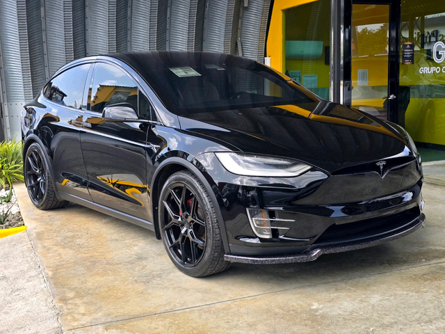 2021 Tesla Model X PLAID
