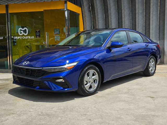 2024 Hyundai Elantra SE