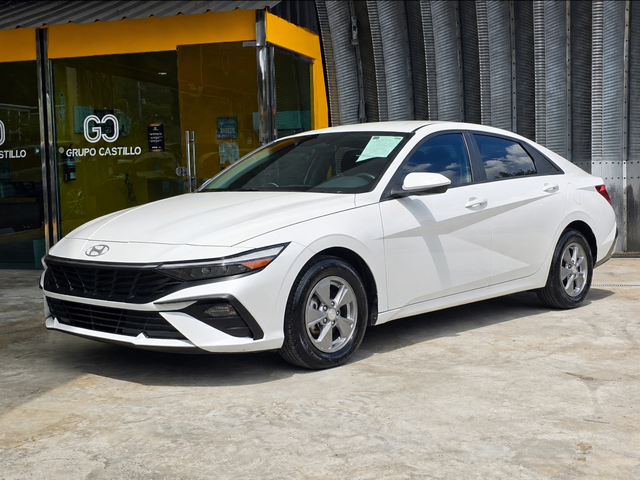 2024 Hyundai Elantra SE