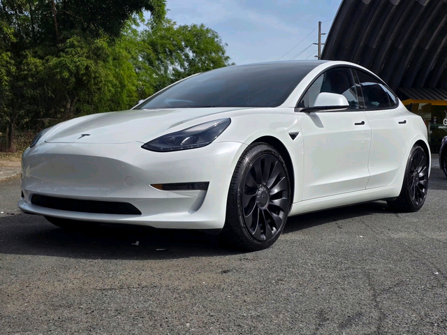 2022 Tesla Model 3 Performance