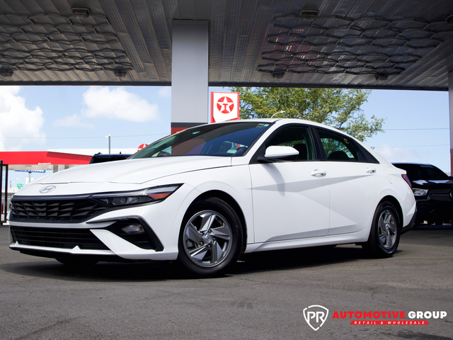 2024 Hyundai Elantra SE