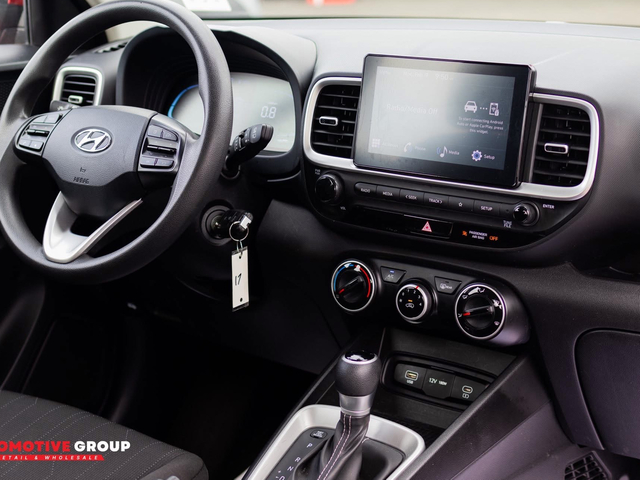 2024 Hyundai Venue SE
