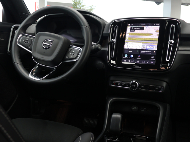 2025 Volvo EX40 Ultra