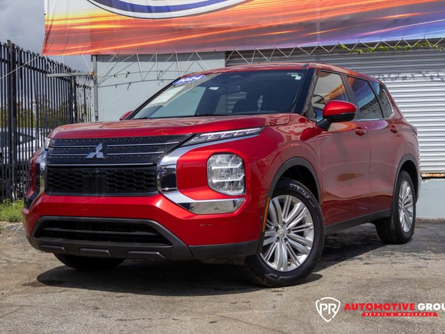 2024 Mitsubishi Outlander ES